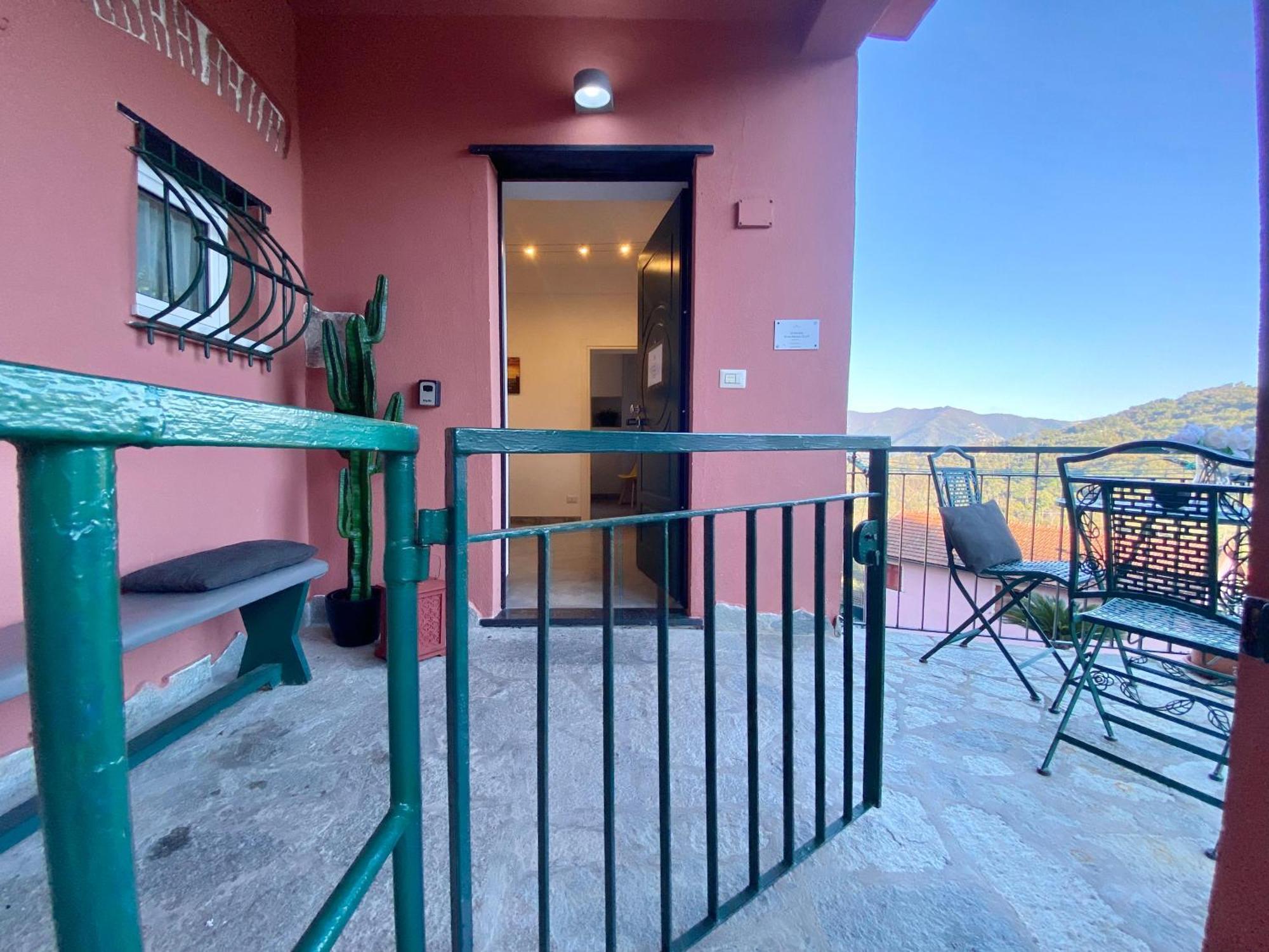 Alla Casa Rosa, Peaceful Apartment Surrounded By Greenery With Free Parking, Wifi & Air Conditioning Rapallo Eksteriør billede